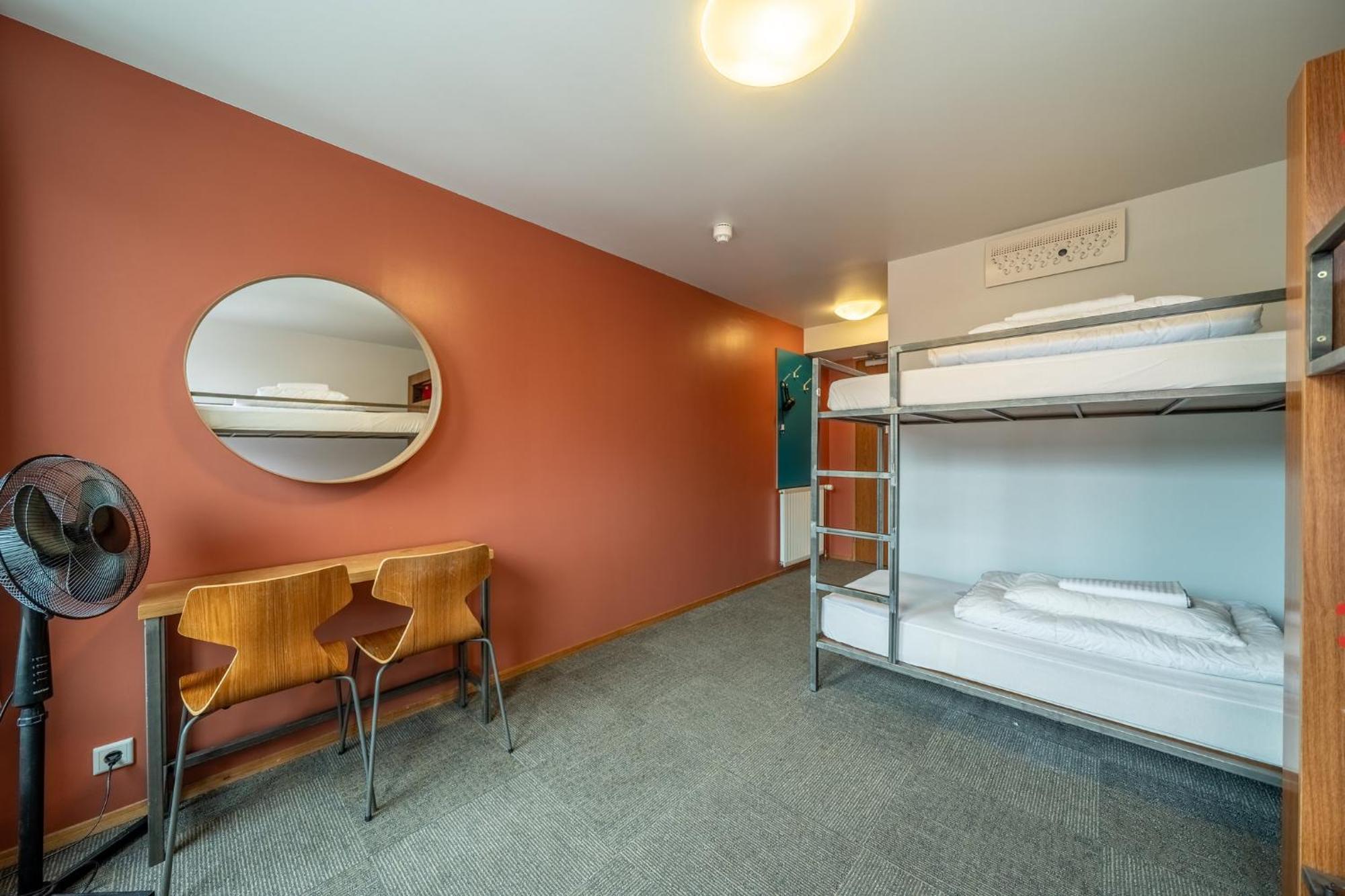 Vierbettzimmer mit eigenem Bad